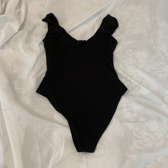 Forever 21 V Neck and Back Black Ruffled Bodysuit Size S - Picture 2 of 5